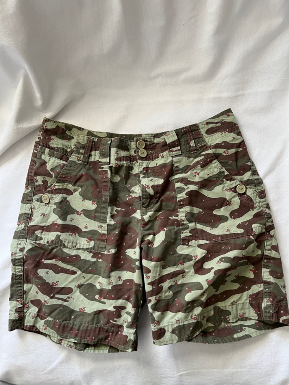 Lee Camouflage Shorts in Olive Green & Brown with Floral Accents 14